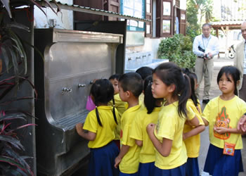 �򐅑��u�@�@�`�F���}�C���n���h���n������w�Z�U�Z