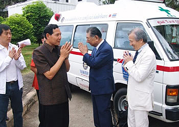 Nongkhai district governor,D2510 IPDG Endo, D2510 WCS chairman Saito.