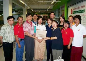 Lanna Chiangmai RC Rotarian and Baan Sabaay staff