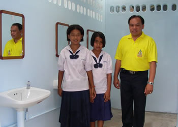 Clean Toilet Project at Phon sawang phatong school